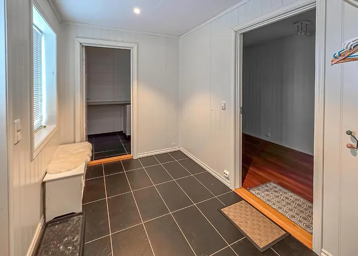 Leilighet 3 Bedroom Awesome In Vinje Amot (Telemark)