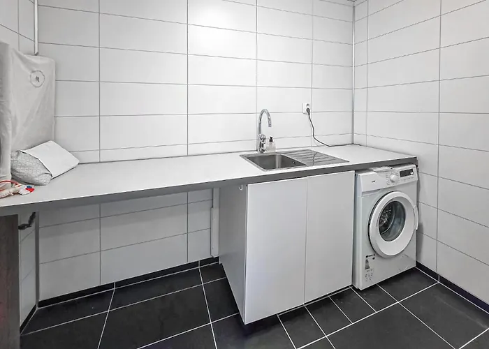 3 Bedroom Awesome In Vinje Lägenhet