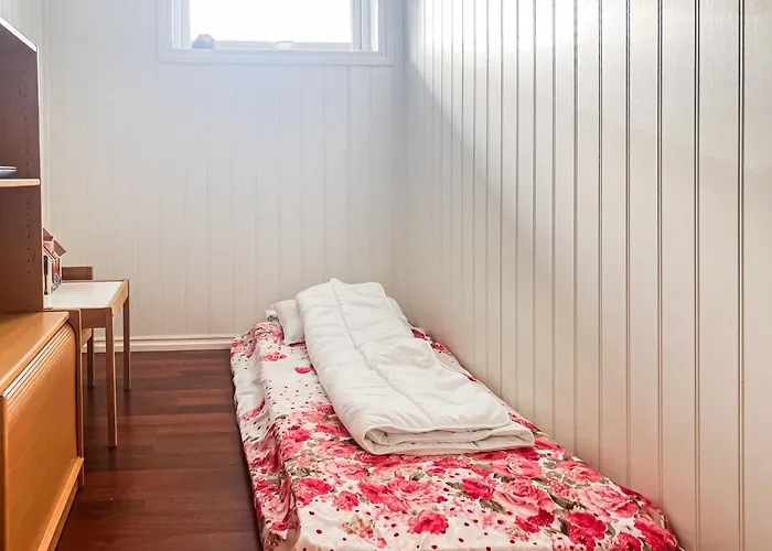 3 Bedroom Awesome In Vinje Lägenhet *