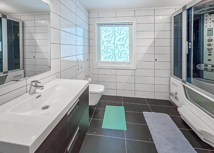 3 Bedroom Awesome In Vinje